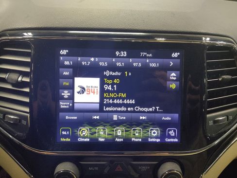 Used 2020 Jeep Grand Cherokee Limited w/ Luxury Group II RWD image 25