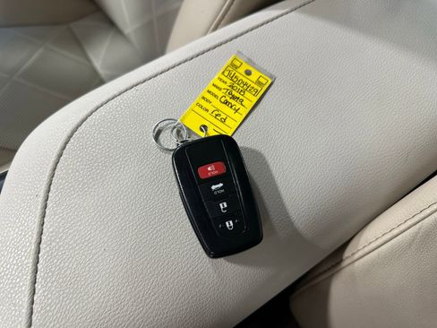 Used 2018 Toyota Camry XLE w/ Driver Assist Package image 41