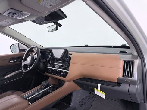 Used 2025 Nissan Pathfinder Platinum w/ Cargo Package FWD image 28