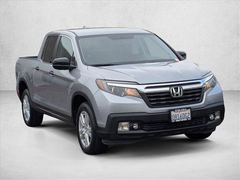 Used 2017 Honda Ridgeline RT image 3
