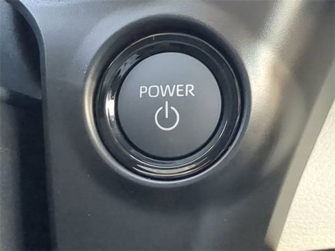 New 2026 Toyota Sienna XLE image 28