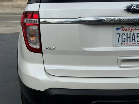 Used 2014 Ford Explorer XLT w/ Equipment Group 202A AWD/4WD image 7