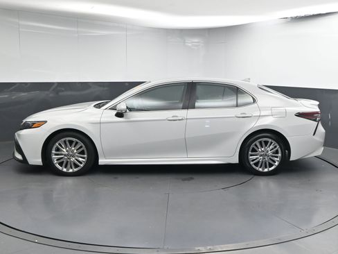 Certified 2023 Toyota Camry SE image 5