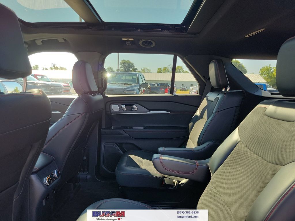 Used 2025 Ford Explorer ST w/ Sun And Sound Package AWD/4WD image 9