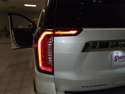 Used 2021 GMC Yukon SLT w/ SLT Luxury Plus Package image 30