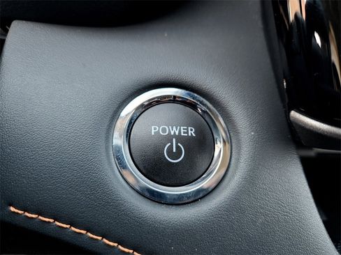 Used 2023 Toyota Highlander Bronze Edition image 25