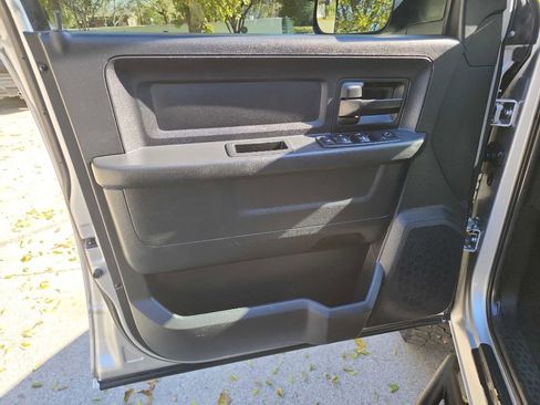 Used 2016 RAM 3500 Tradesman w/ Chrome Appearance Group image 16