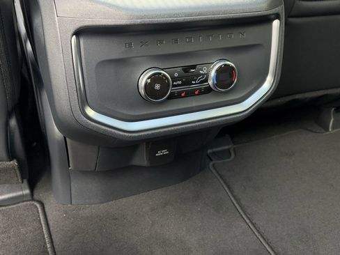 New 2026 Ford Expedition Platinum w/ Stealth Appearance Package image 21