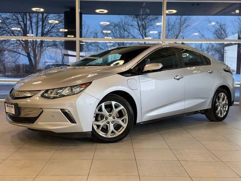 Used 2017 Chevrolet Volt Premier w/ Driver Confidence II Package image 2