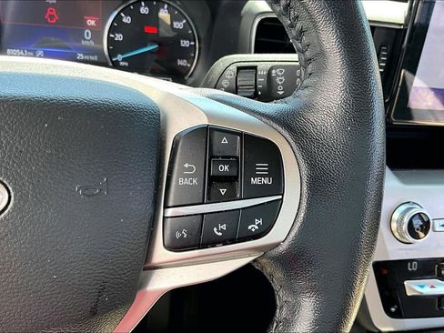 Used 2021 Ford Explorer XLT w/ Equipment Group 202A RWD image 12