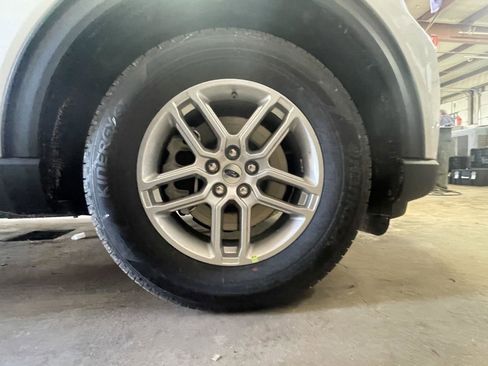New 2026 Ford Explorer Active w/ Active Comfort Package RWD image 32