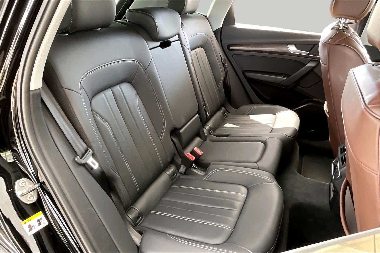 Used 2025 Audi Q5 2.0T Premium w/ Convenience Plus Package AWD/4WD image 19