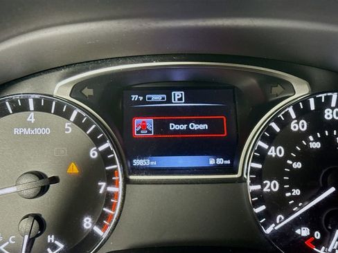 Used 2016 Nissan Pathfinder S image 12