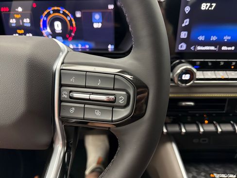 New 2026 Chevrolet Colorado ZR2 image 38