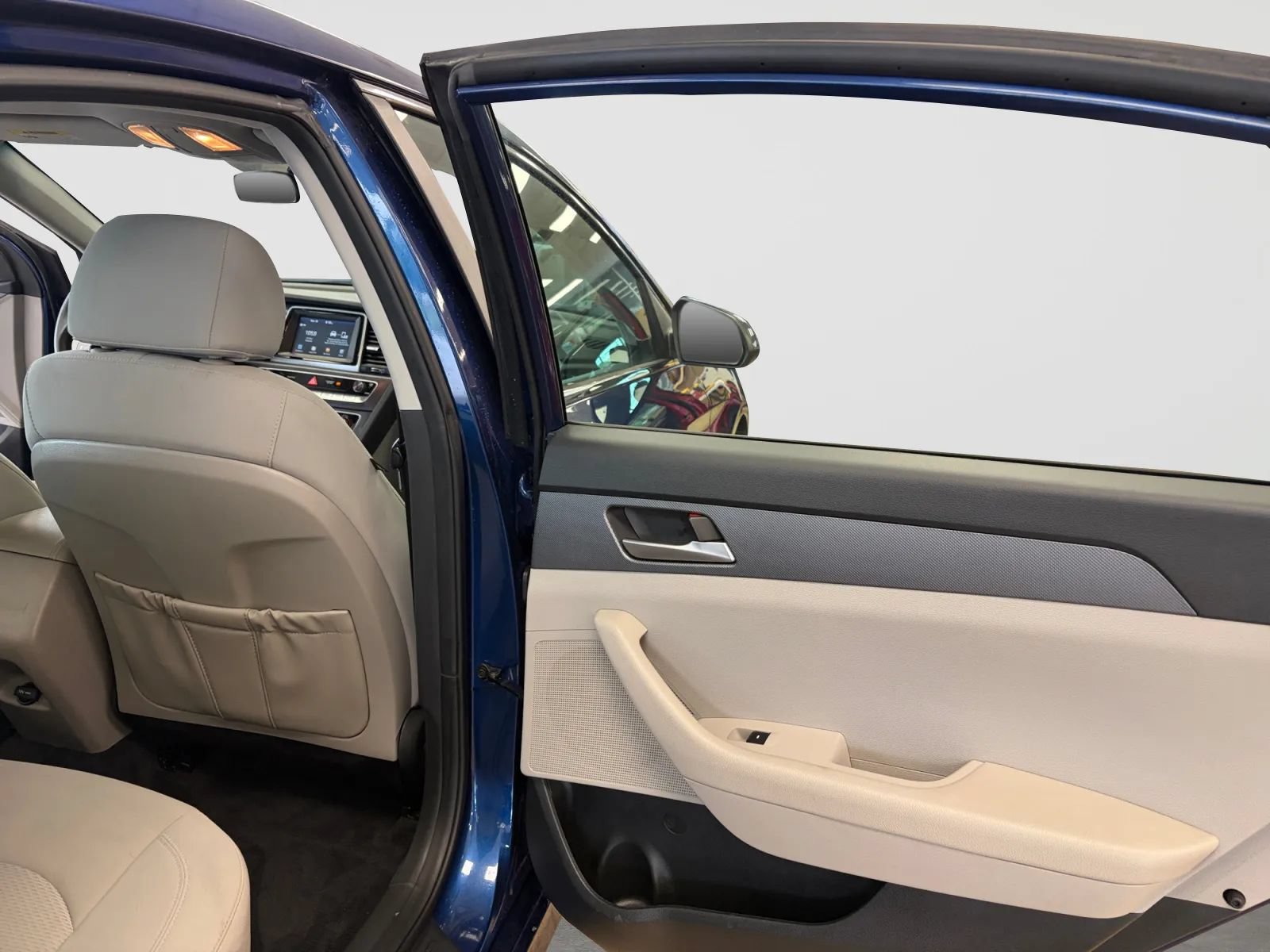 Used 2018 Hyundai Sonata SE FWD image 17