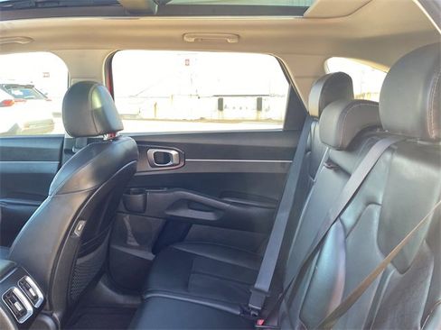 Used 2021 Kia Sorento S w/ Panoramic Sunroof Package image 15