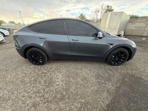 Used 2021 Tesla Model Y Long Range AWD/4WD image 4