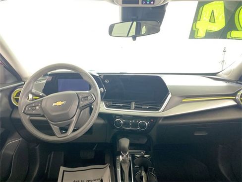 Used 2024 Chevrolet Trax LT image 33