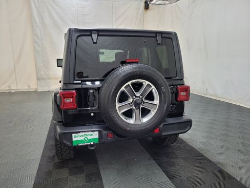 Used 2018 Jeep Wrangler Unlimited Sahara w/ LED Lighting Group AWD/4WD image 6