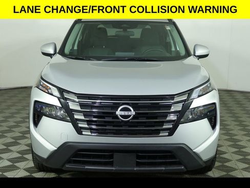 Used 2025 Nissan Rogue SV AWD/4WD image 10