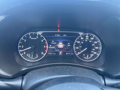 Used 2022 Nissan Sentra SR w/ SR Premium Package FWD image 10
