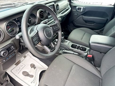 Used 2023 Jeep Wrangler Unlimited image 25