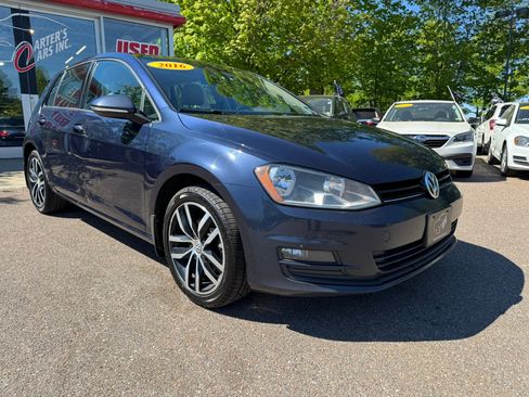 Used 2016 Volkswagen Golf SE FWD image 2