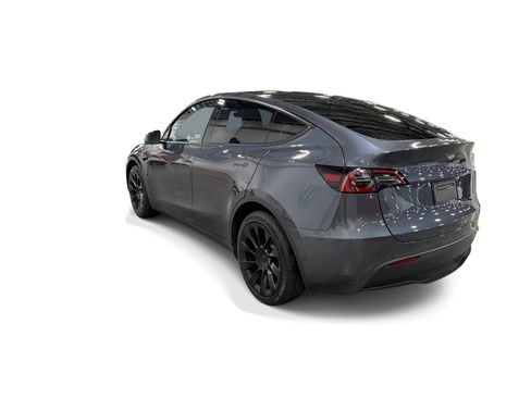 Certified 2023 Tesla Model Y Long Range AWD/4WD image 4