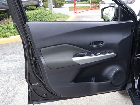 Used 2020 Nissan Kicks SV FWD image 20