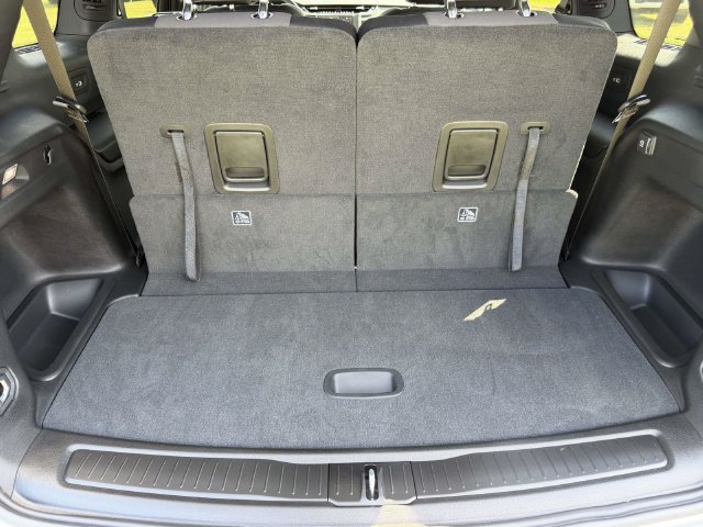 Used 2025 Jeep Grand Cherokee L Laredo w/ Luxury Tech Group I RWD image 23