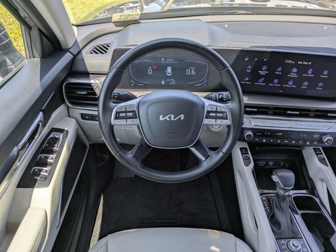 Certified 2023 Kia Telluride S w/ S Sunroof Package AWD/4WD image 13