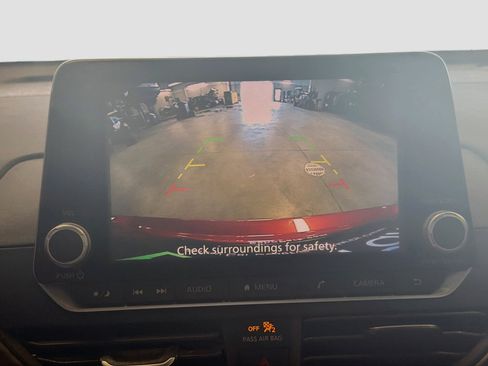 Used 2025 Nissan Altima 2.5 SV FWD image 22