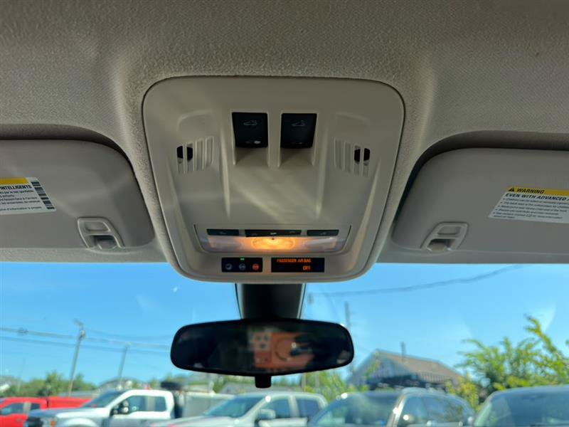 Used 2018 Chevrolet Cruze LT w/ Sun And Sound Package FWD image 18