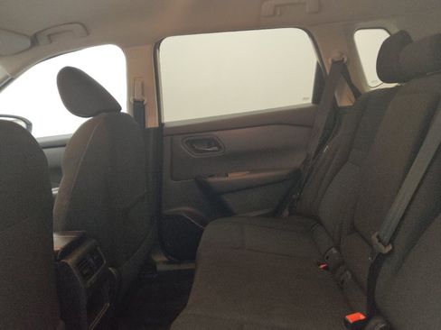 Used 2024 Nissan Rogue S AWD/4WD image 18