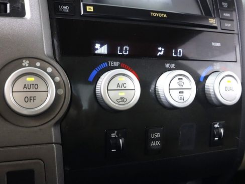 Used 2013 Toyota Tundra Limited AWD/4WD image 22