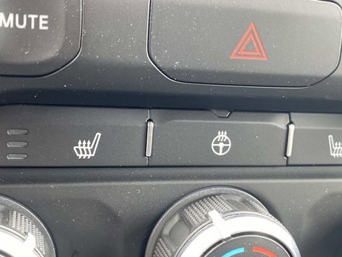 Used 2023 RAM 1500 Big Horn image 32