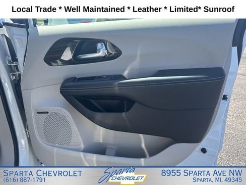 Used 2022 Chrysler Pacifica Limited image 28