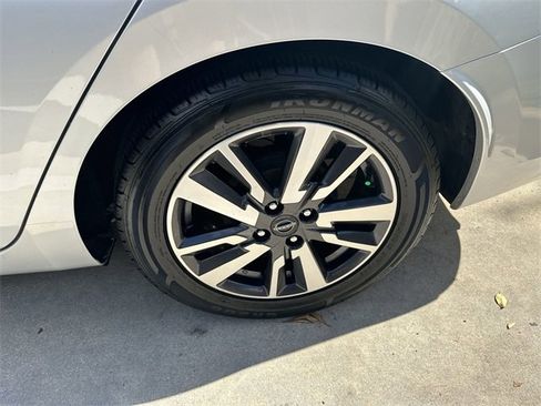 Used 2023 Nissan Versa SV image 19