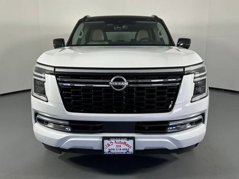 Used 2025 Nissan Armada Platinum Reserve AWD/4WD image 2
