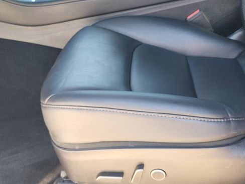 Used 2022 Tesla Model Y Long Range image 24