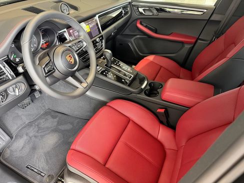 New 2026 Porsche Macan AWD/4WD image 4