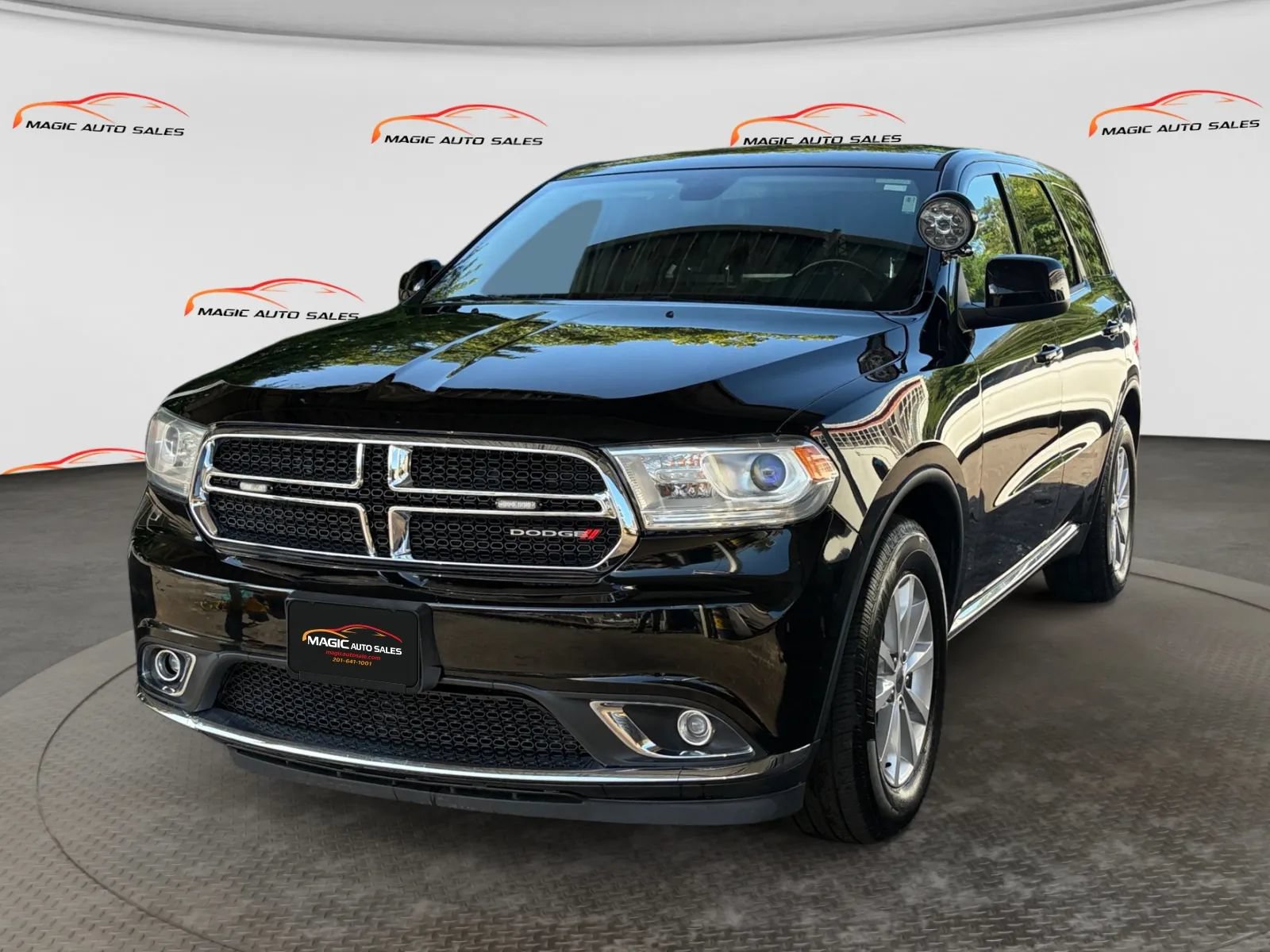 Used 2019 Dodge Durango SXT AWD/4WD image 1