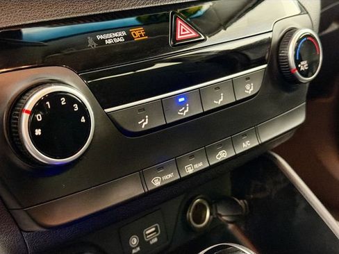 Used 2019 Hyundai Tucson SE image 15