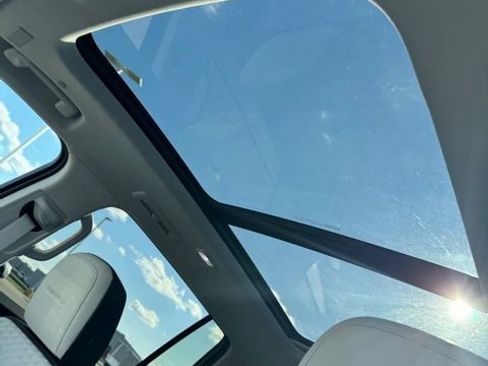 Used 2024 GMC Acadia Denali w/ Super Cruise Package image 9