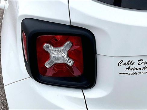 Used 2023 Jeep Renegade Latitude AWD/4WD image 28