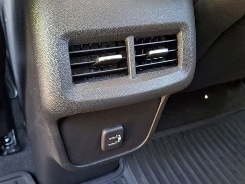 Certified 2024 Chevrolet Equinox LT AWD/4WD image 11