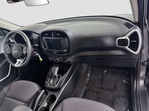 Used 2025 Kia Soul LX w/ LX Technology Package FWD image 26