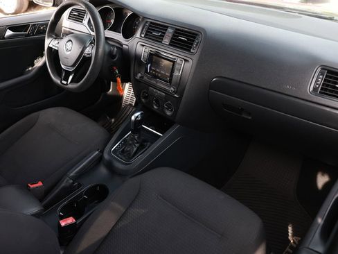 Used 2016 Volkswagen Jetta S image 16