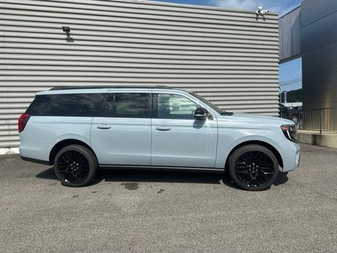 New 2027 Ford Expedition Max Platinum w/ Stealth Performance Package AWD/4WD image 2