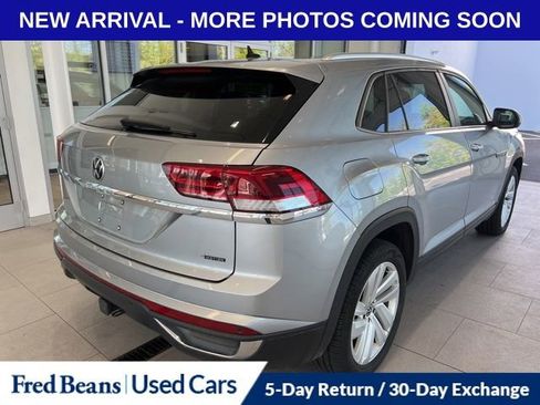 Used 2023 Volkswagen Atlas Cross Sport SE w/ Panoramic Sunroof Package AWD/4WD image 4